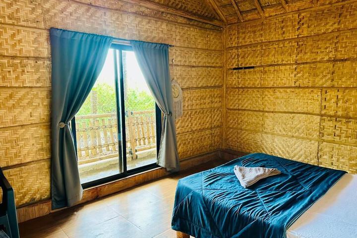 Room 2 of 9