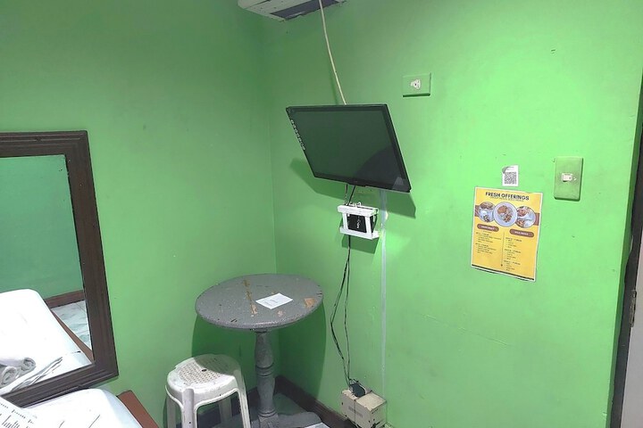 Room 7 of 24