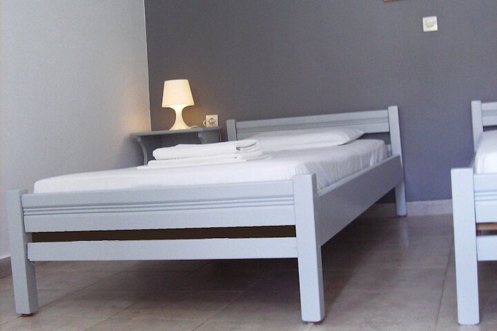 Room 2 of 8