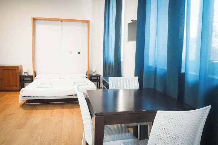 Room 16 of 33