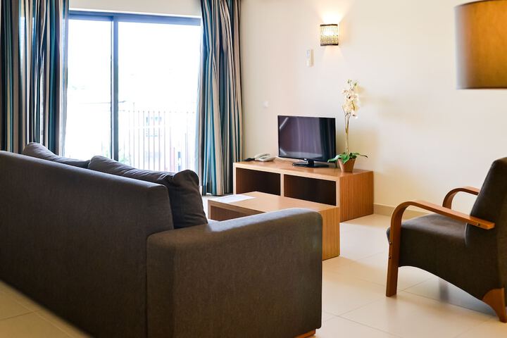 Room 32 of 123