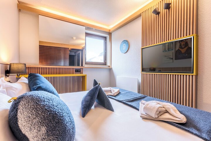 Room 11 of 68
