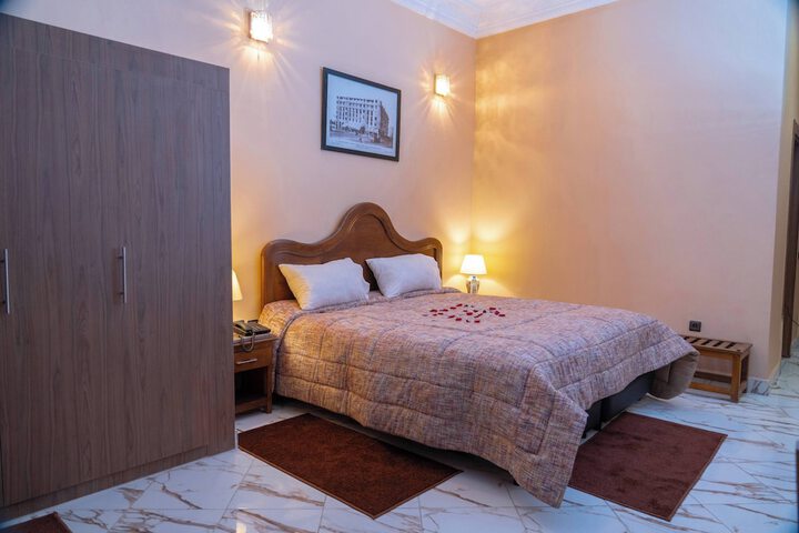 Room 15 of 27