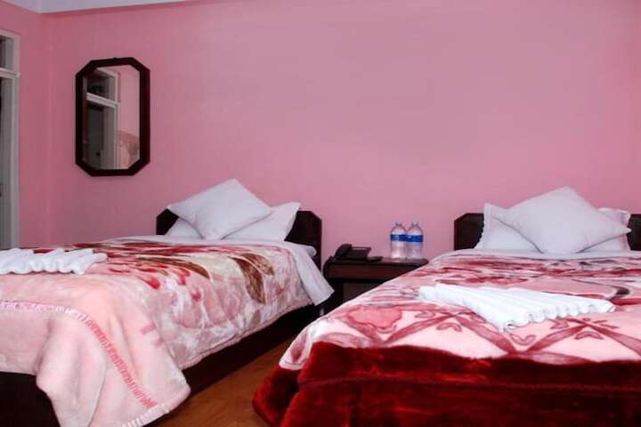 Room 4 of 10