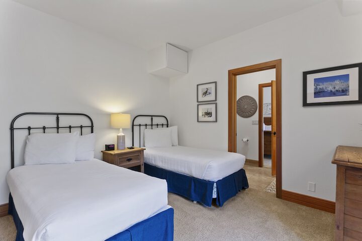 Room 136 of 364