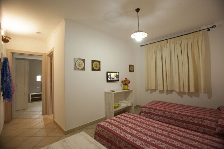 Room 28 of 62