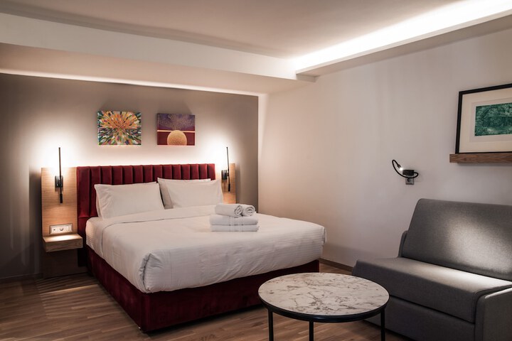 Room 25 of 74