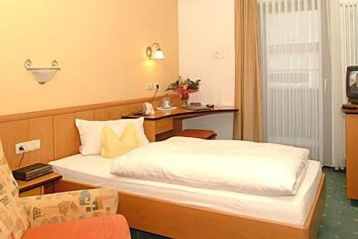 Room 29 of 106