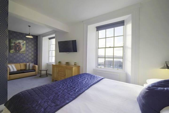 Room 3 of 17