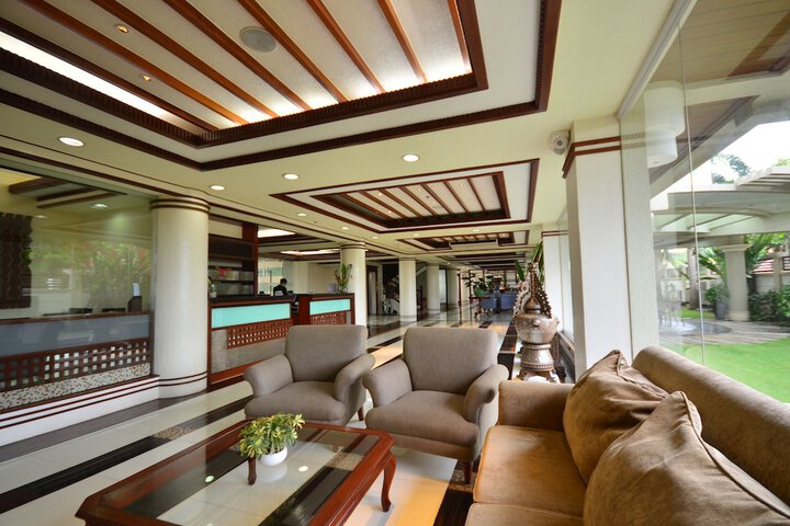 Guest Lobby