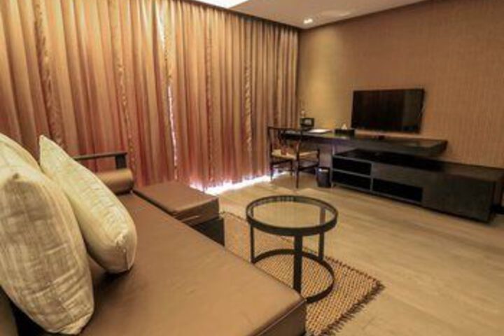 Room 37 of 43