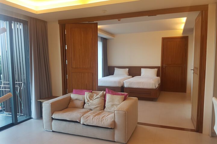 Room 45 of 77