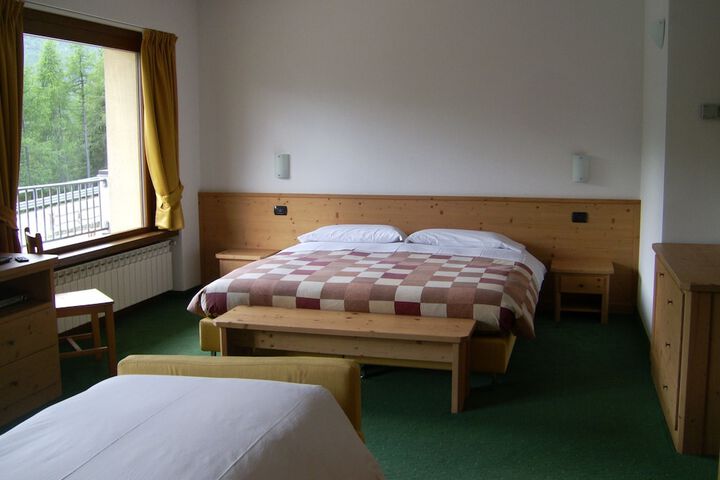 Room 2 of 20