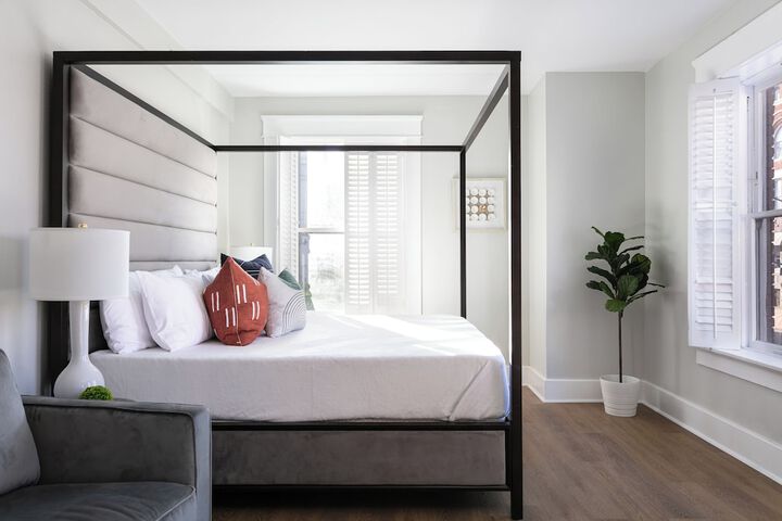 Room 36 of 200