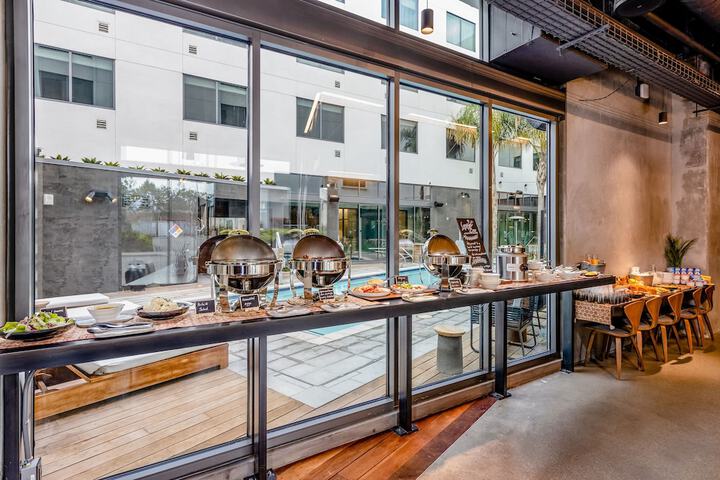 Breakfast area