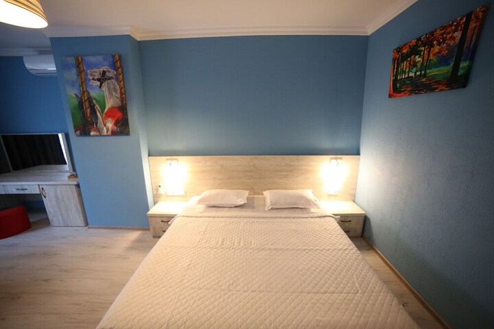 Room 22 of 48