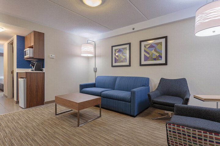 1 King Suite Sofa Bed (7 of 10)