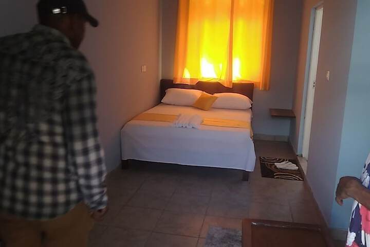 Room 12 of 48