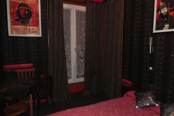 Room 5 of 27