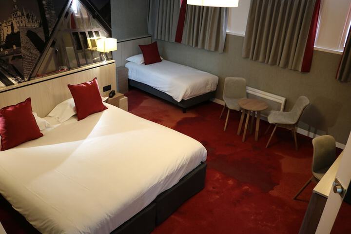 Room 16 of 53