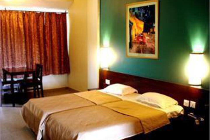 Room 2 of 5