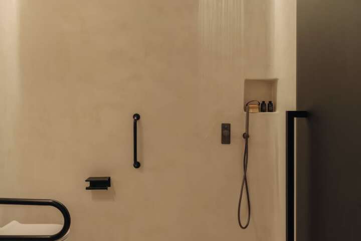 Room 68 of 95