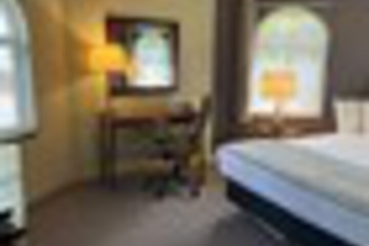 Room 122 of 390