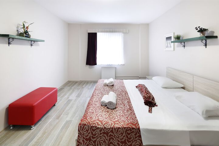 Room 16 of 40