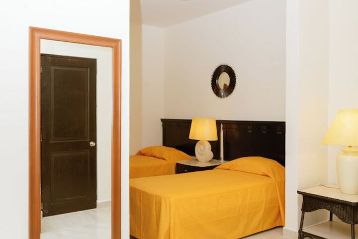 Room 11 of 22