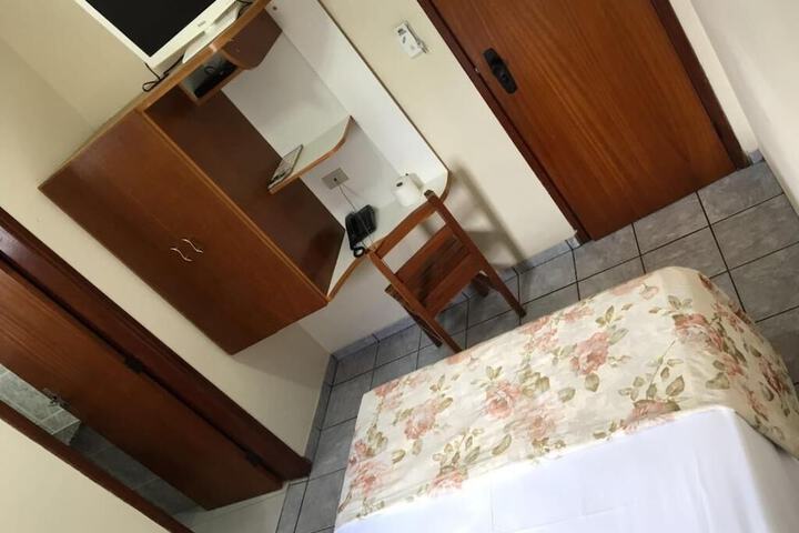 Room 9 of 38