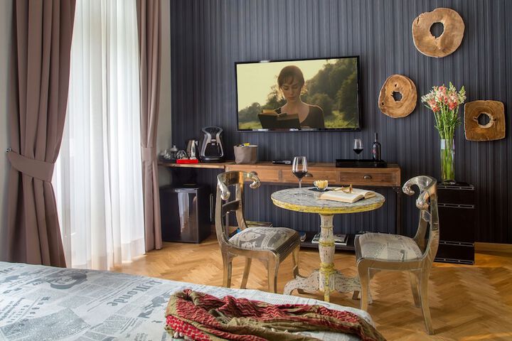 Room amenity
