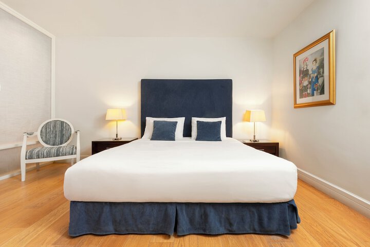 Room 44 of 151