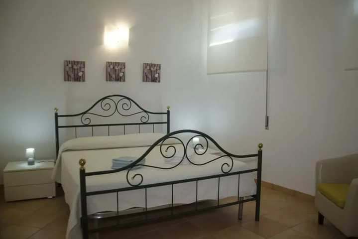 Room 3 of 16