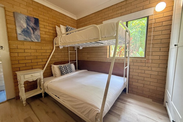 Room 3 of 16