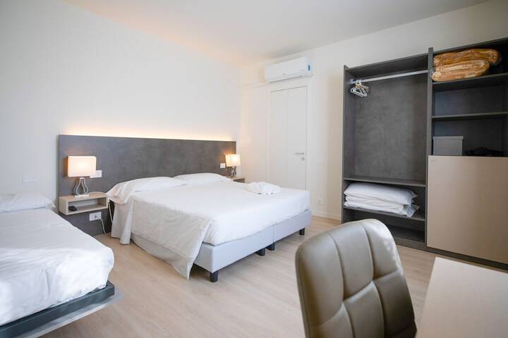 Room 43 of 86