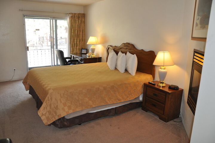 Standard | King Bed (8 of 18)