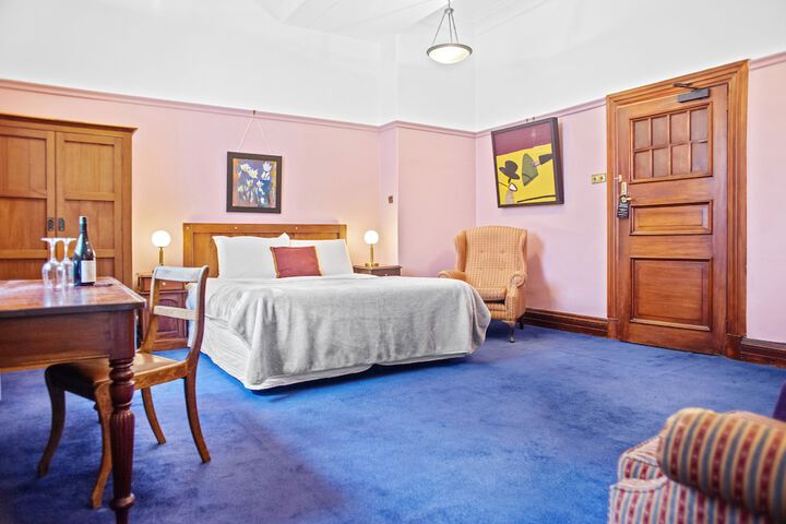 Room 9 of 24