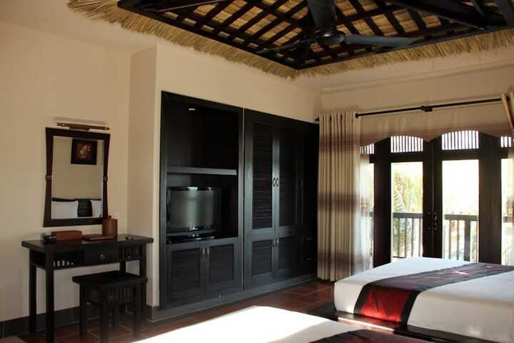 Room 6 of 40