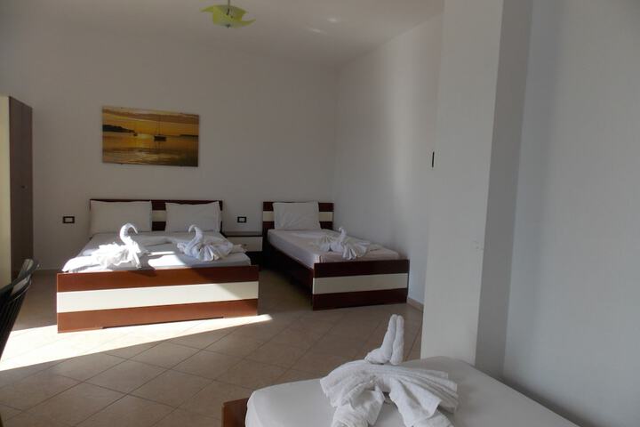 Room 4 of 53