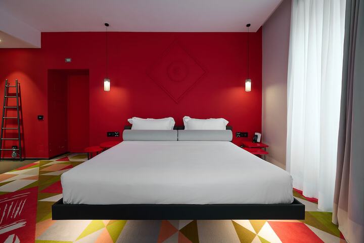 Room 34 of 96
