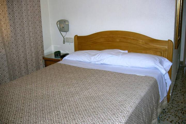 Room 9 of 23