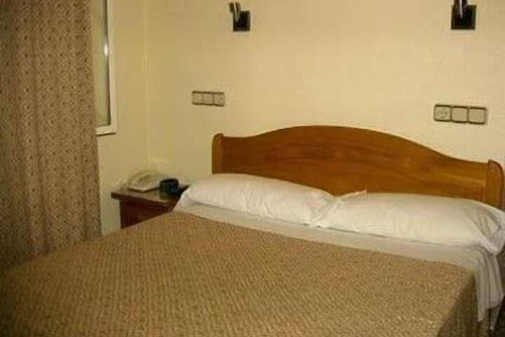 Room 4 of 23