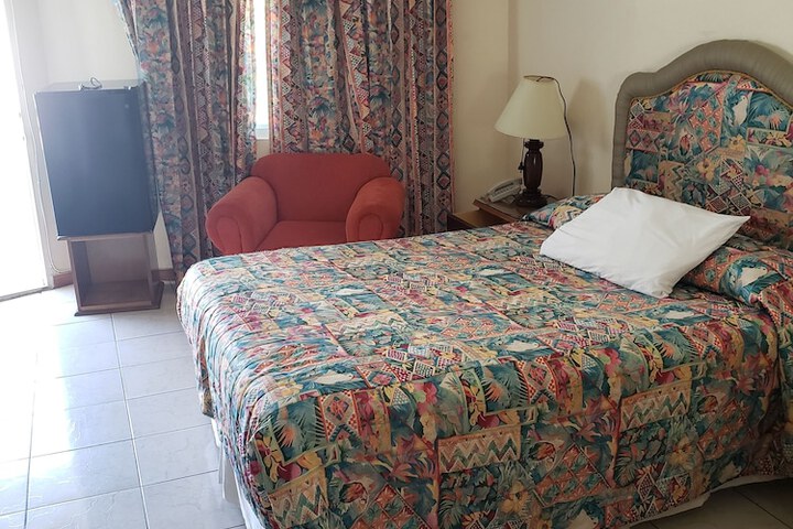 Room 15 of 36