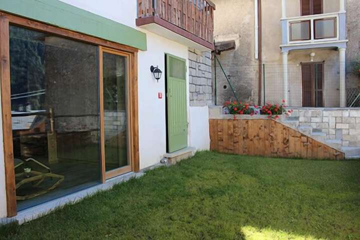 Hotel Exterior 62 of 81