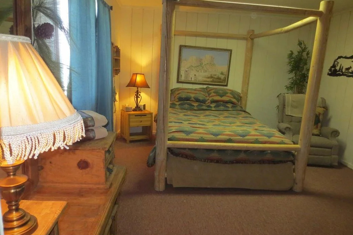Room 5 of 11