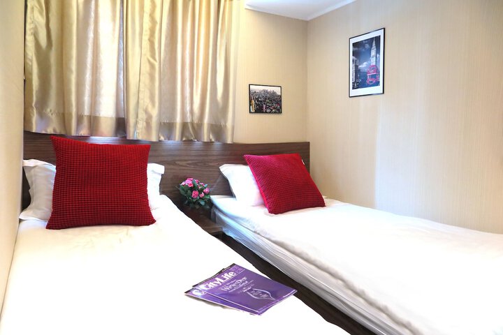 Room 5 of 42