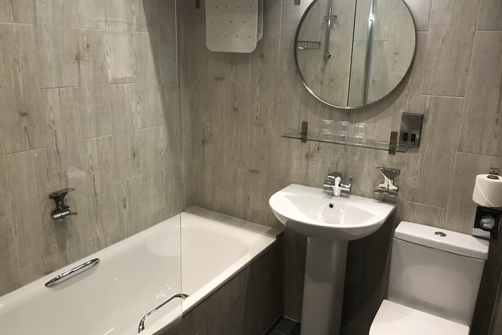 Room 43 of 76