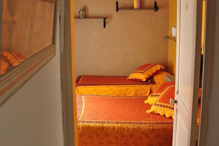 Room 42 of 82