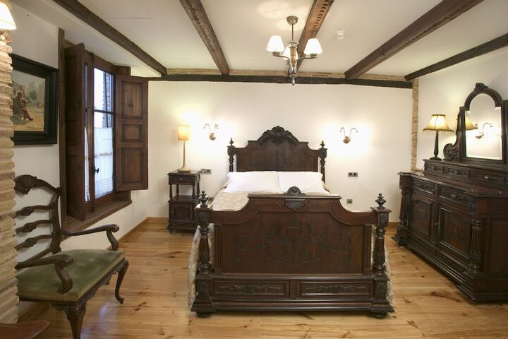 Room 5 of 26