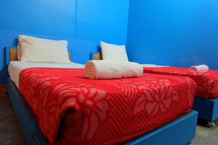 Room 8 of 19